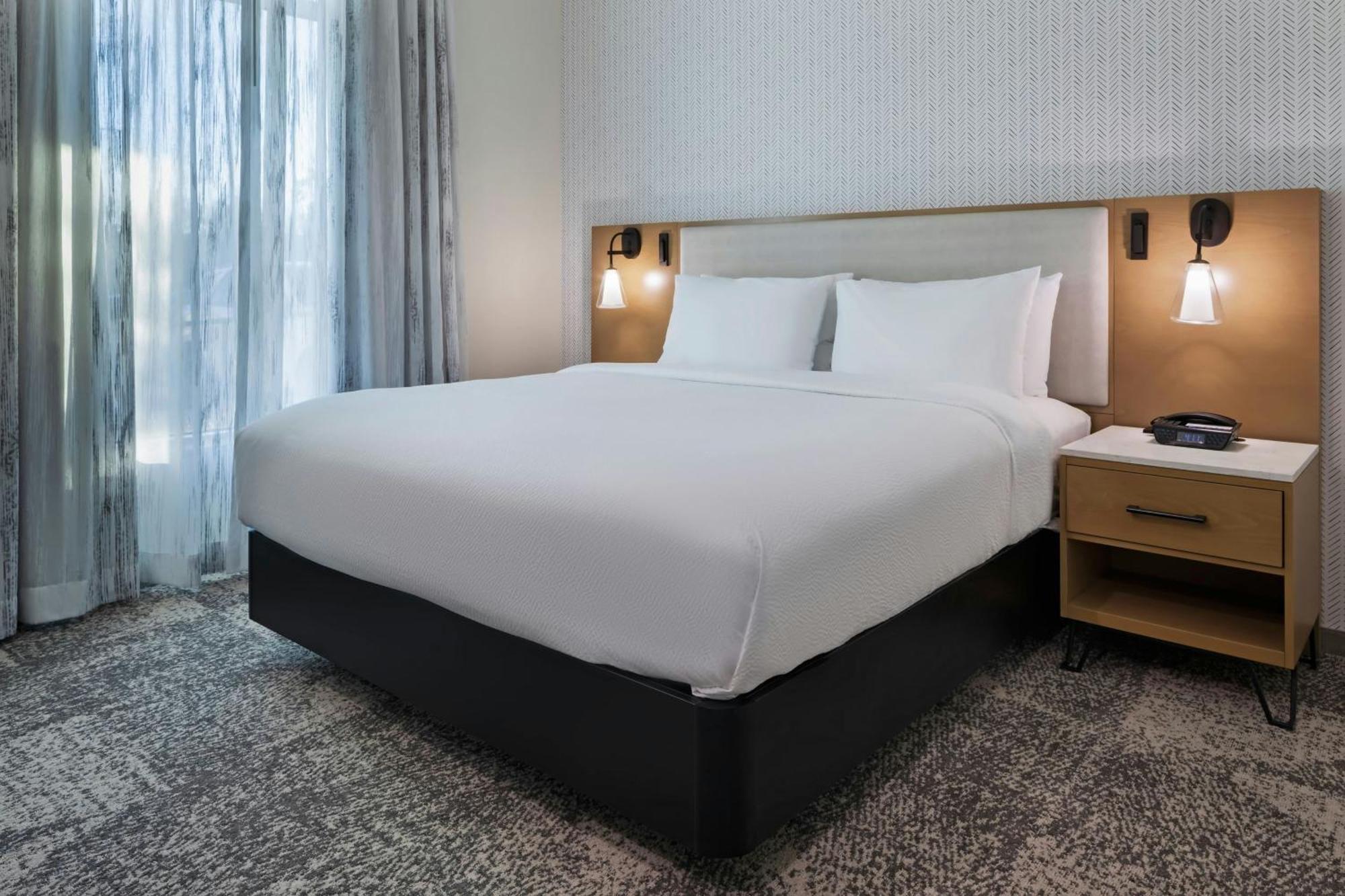 By Marriott Chatsworth 3* Los Angeles
